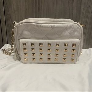 ‼️2/$15 Cute White everyday stud crossbody bag